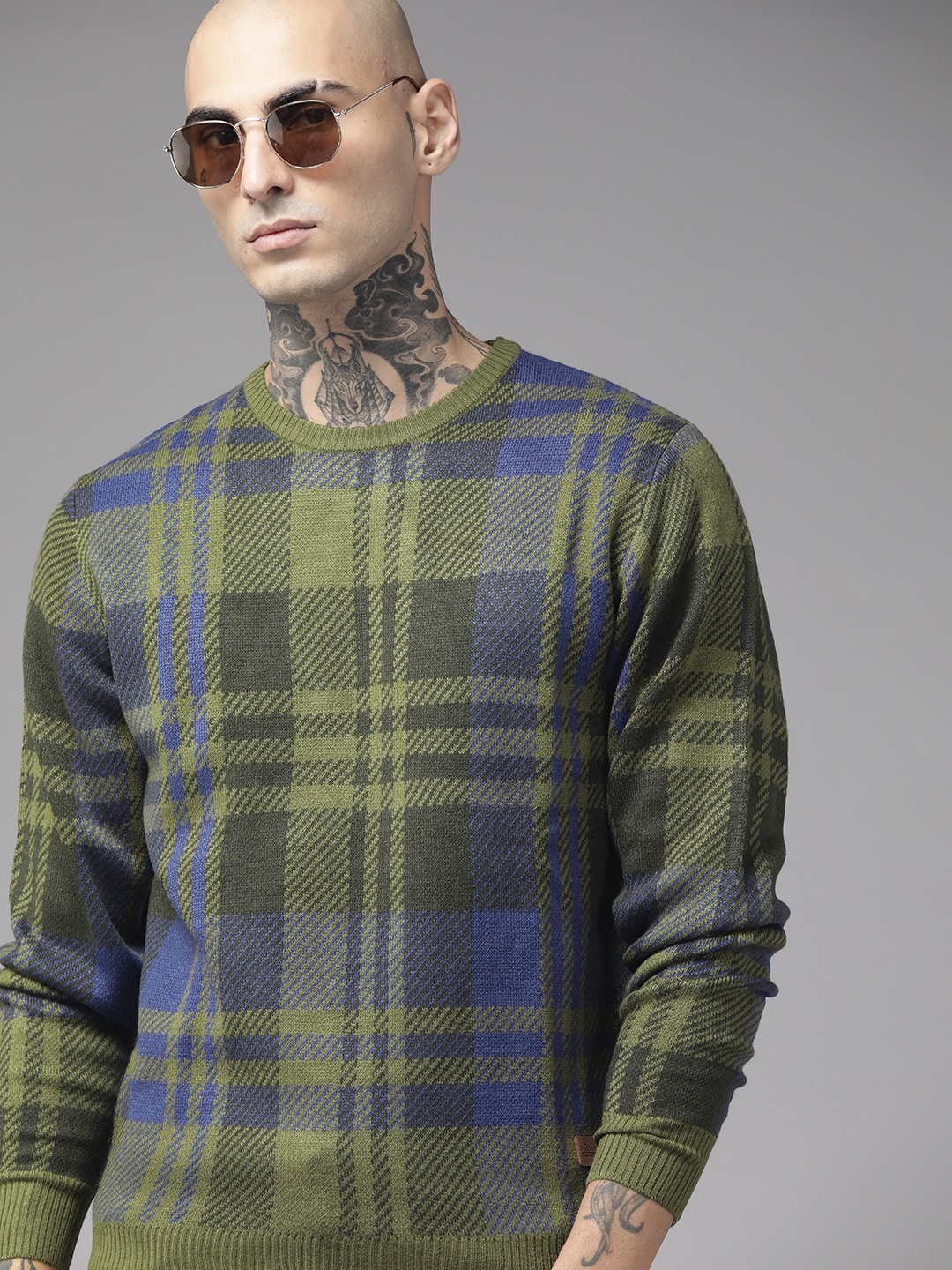 

The Roadster Lifestyle Co. Men Olive Green & Blue Checked Acrylic Pullover