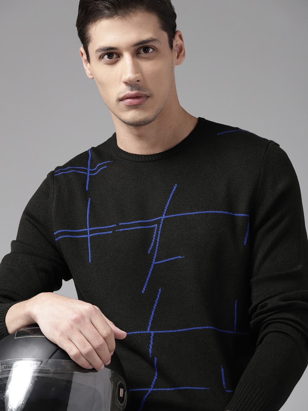 

The Roadster Lifestyle Co Men Black & Blue Self Design Pullover