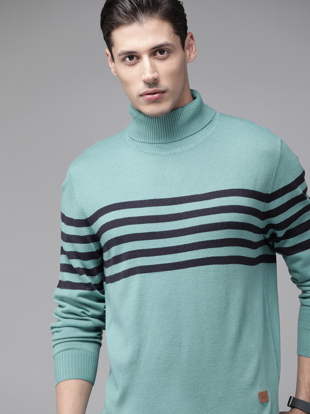

The Roadster Lifestyle Co Men Blue Striped Pullover