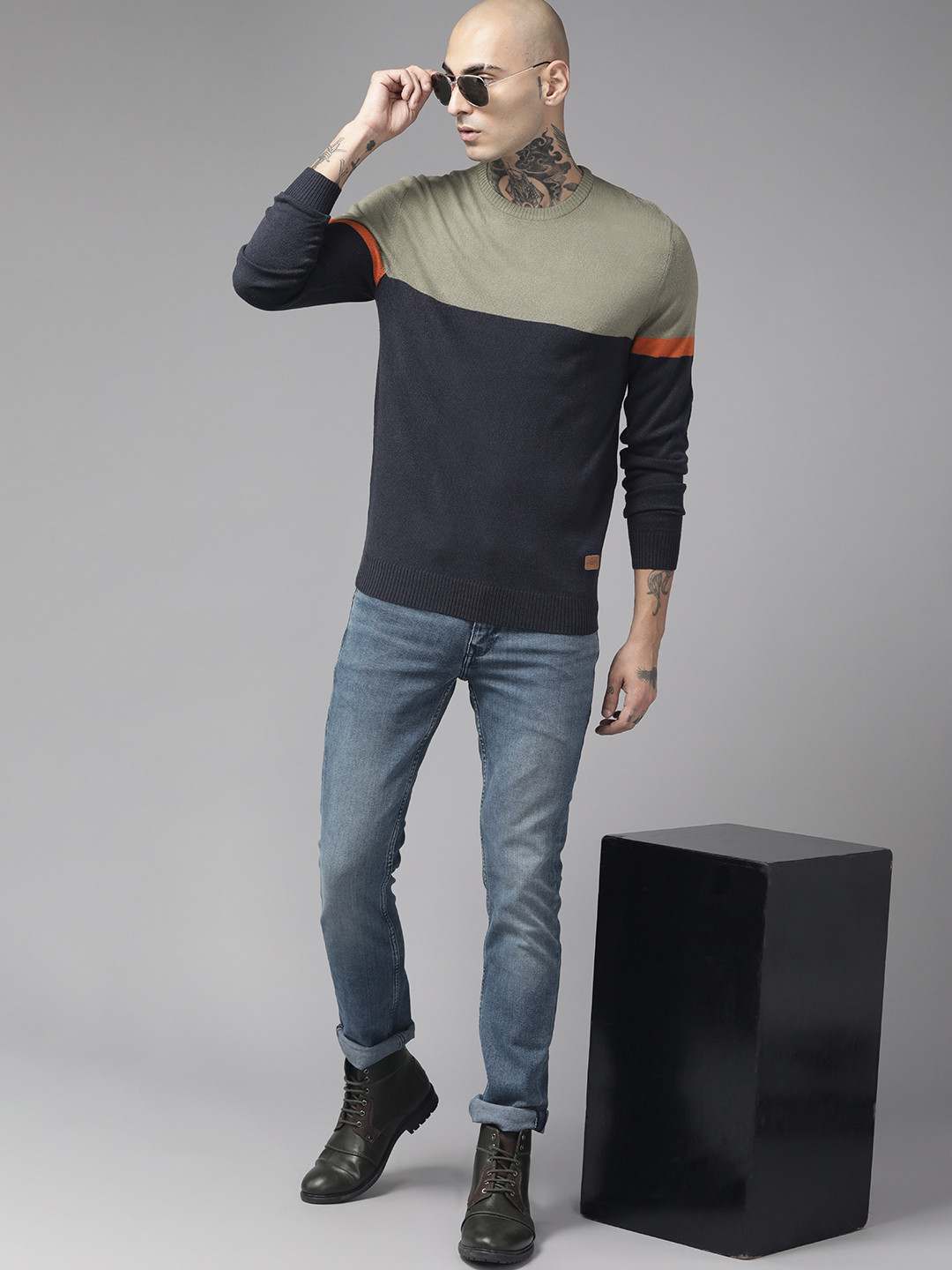 

The Roadster Lifestyle Co. Men Navy Blue & Olive Green Acrylic Colourblocked Pullover