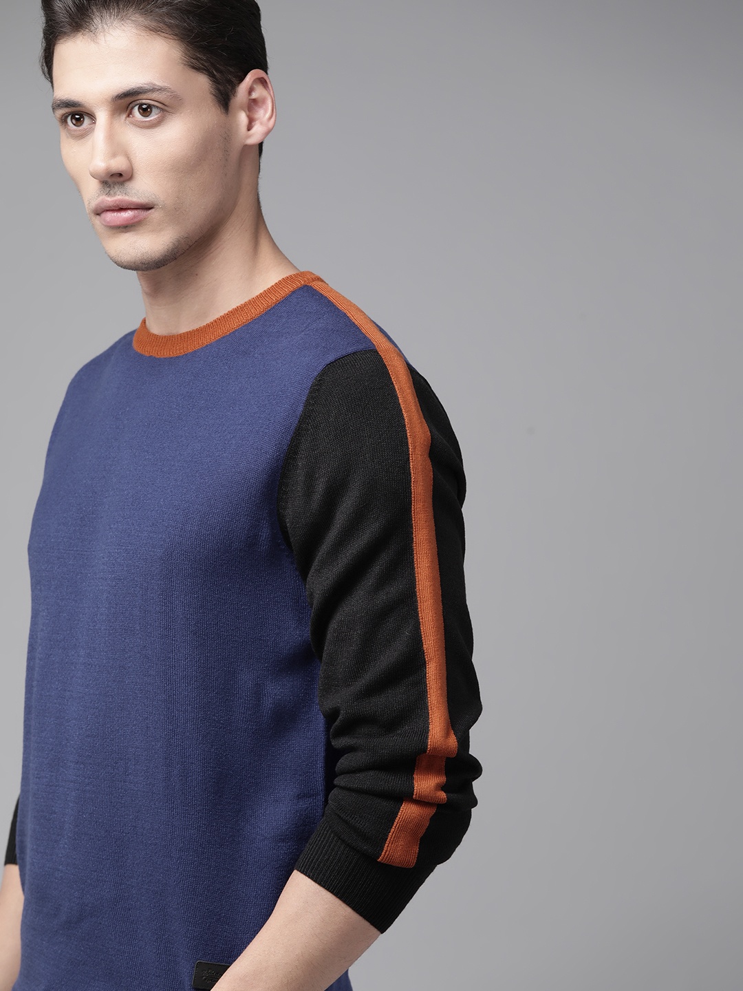 

The Roadster Lifestyle Co Men Navy Blue & Black Solid Pullover