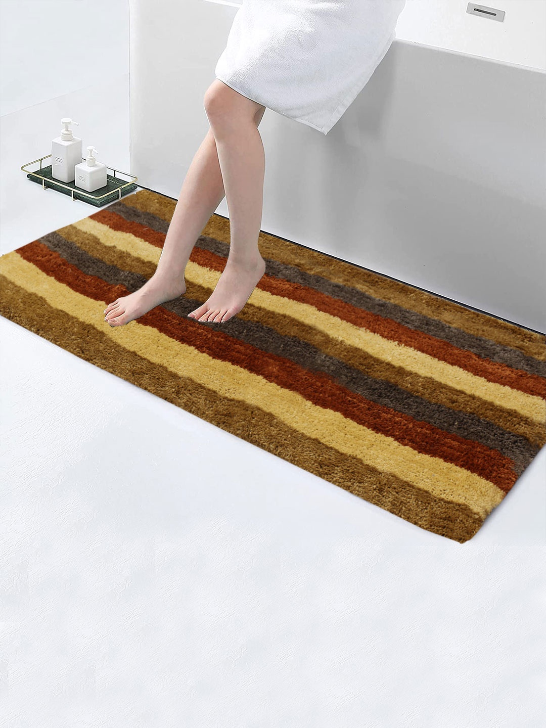 

LUXEHOME INTERNATIONAL Maroon & Yellow Striped 1850 GSM Anti-Skid Bath Rug