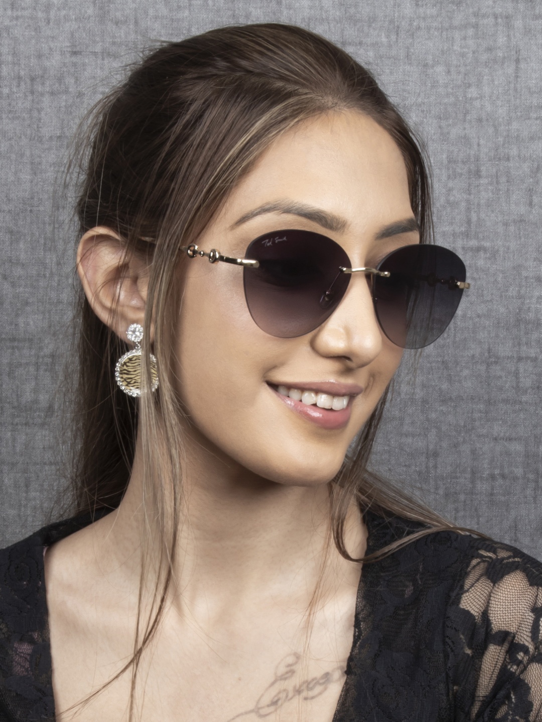 

Ted Smith Unisex Grey UV Protected Round Sunglasses SHORSY_C1-Grey