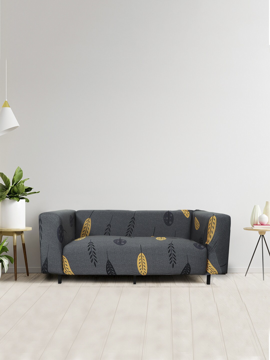 

HOUSE OF QUIRK Grey & Black Printed 3-Seater Stretchable Non-Slip Sofa Cover