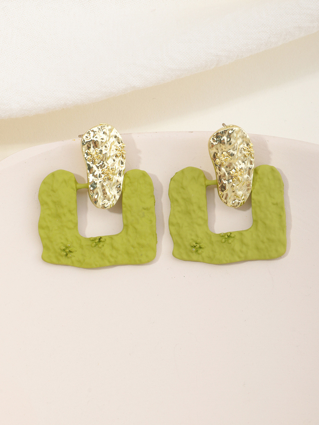 

URBANIC Green & Gold-Toned Square Studs Earrings