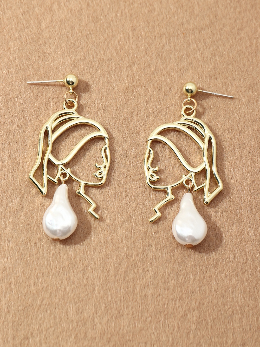 

URBANIC Gold-Toned Teardrop Shaped Drop Earrings