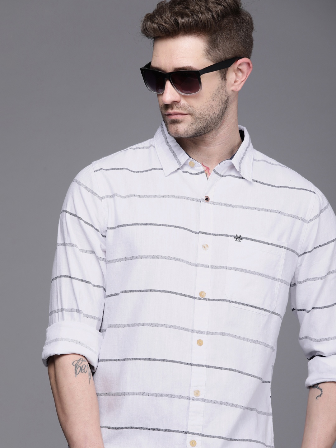 

WROGN Men White & Black Slim Fit Horizontal Striped Casual Shirt