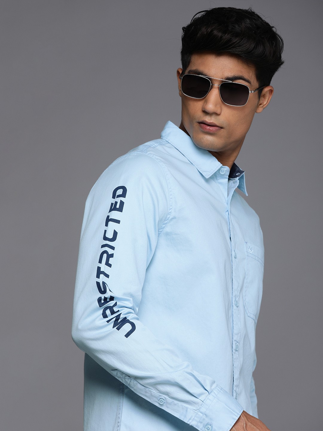 

WROGN Men Blue Solid Slim Fit Casual Shirt