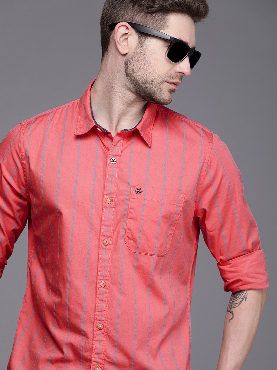 

WROGN Men Pink & Blue Slim Fit Striped Pure Cotton Casual Shirt