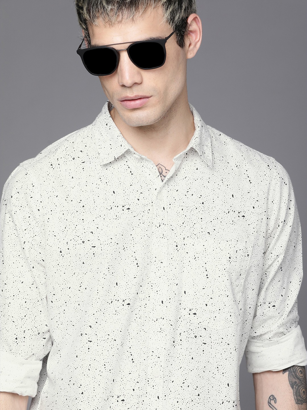 

WROGN Men Off White Slim Fit Printed Casual Shirt