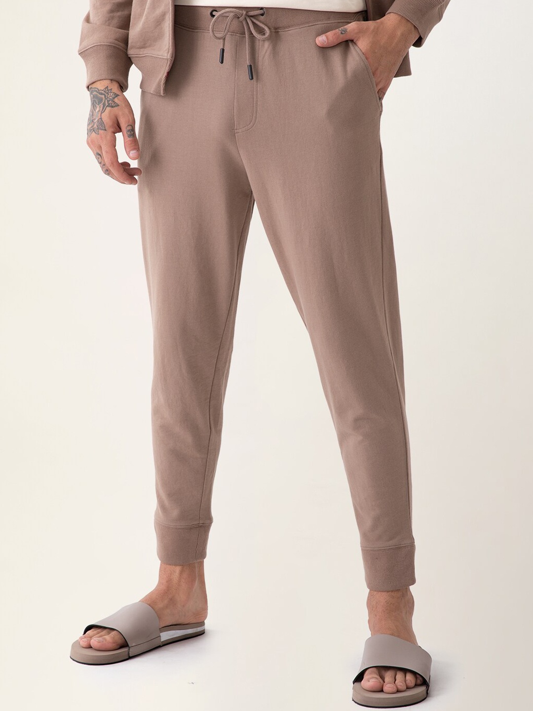 

DaMENSCH Men Brown Solid Regular Fit Joggers