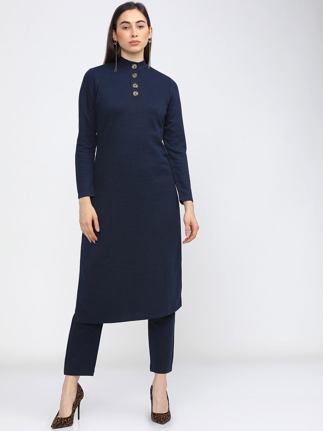 

Vishudh Women Navy Blue Thread Work Kurta