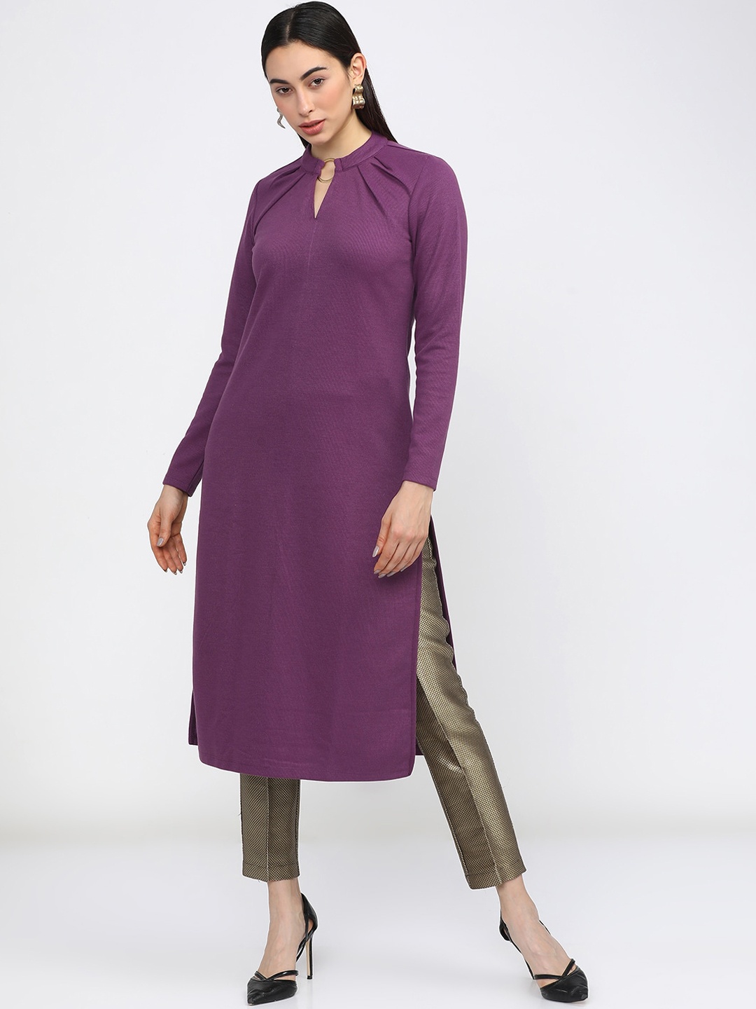 

Vishudh Women Purple Keyhole Neck Flared Sleeves Kurta