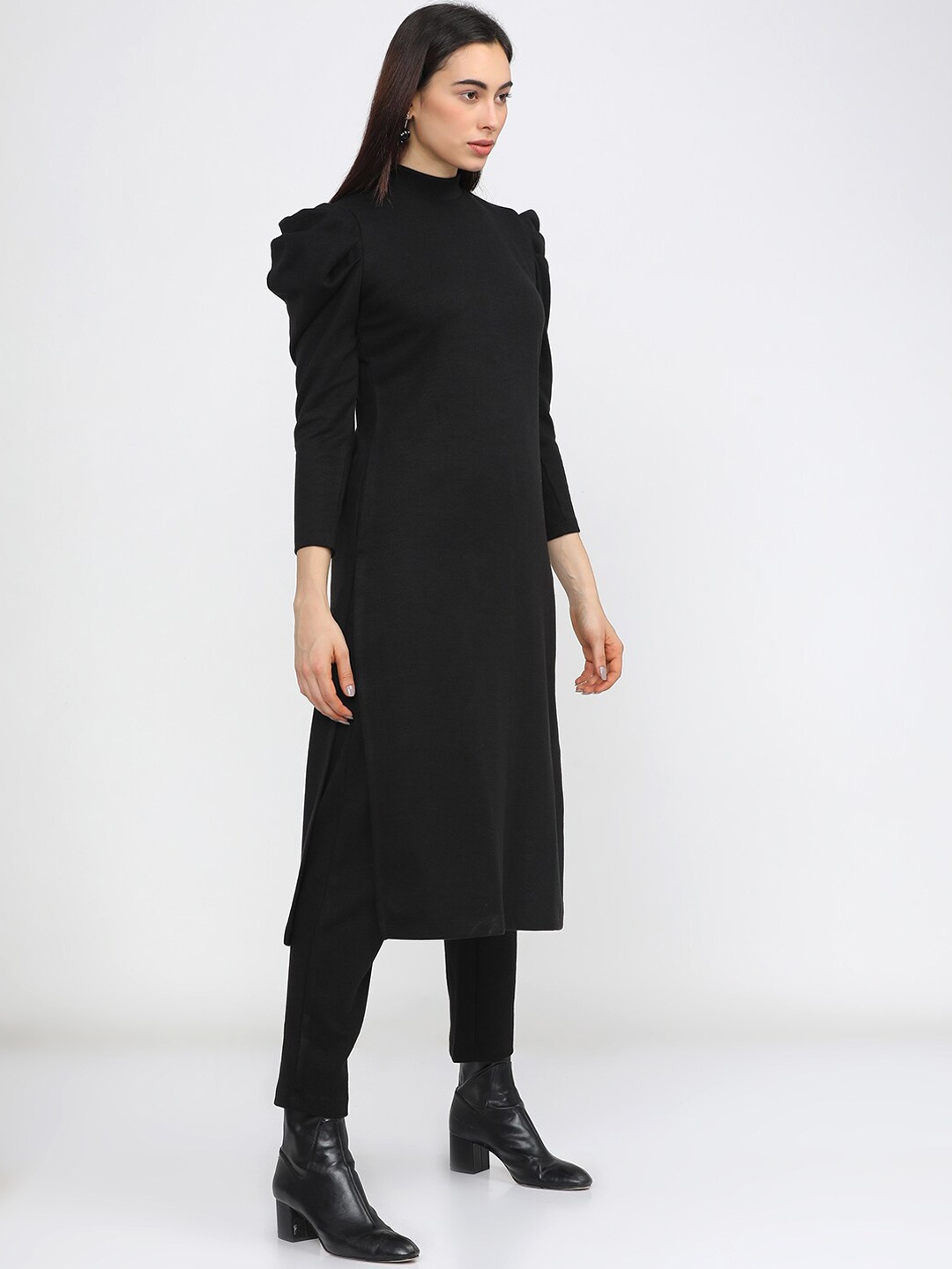

Vishudh Women Black Regular Kurta with Trousers