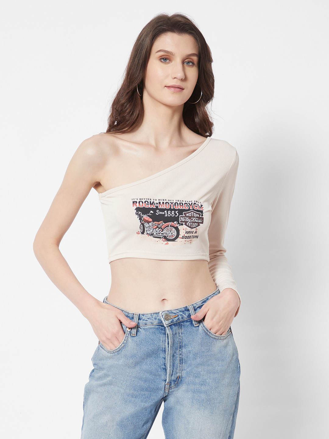 

URBANIC Women Beige & Black Printed One Shoulder Crop Top