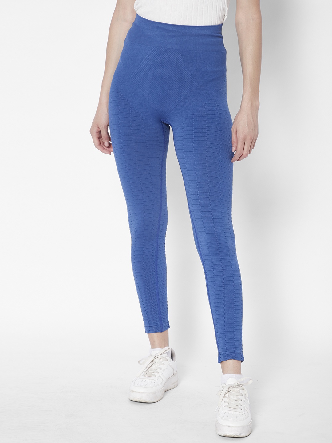 

URBANIC Women Blue Solid Gym Tights