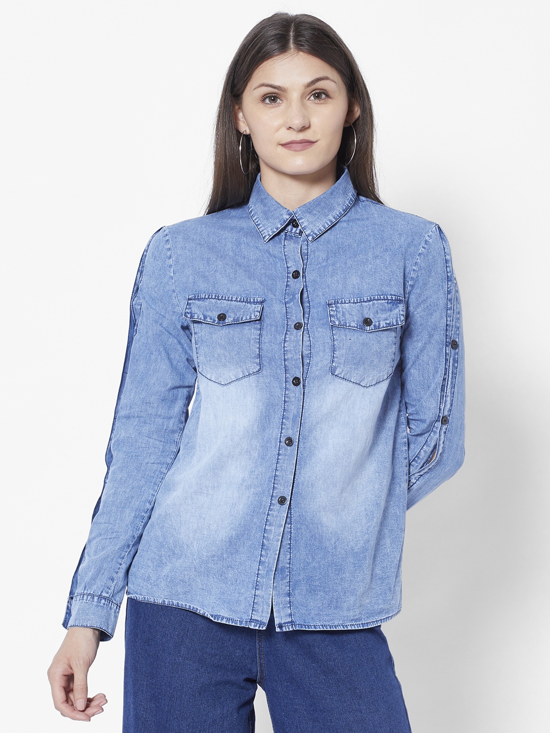 

URBANIC Women Blue Solid Relaxed Fit Chambray Casual Shirt