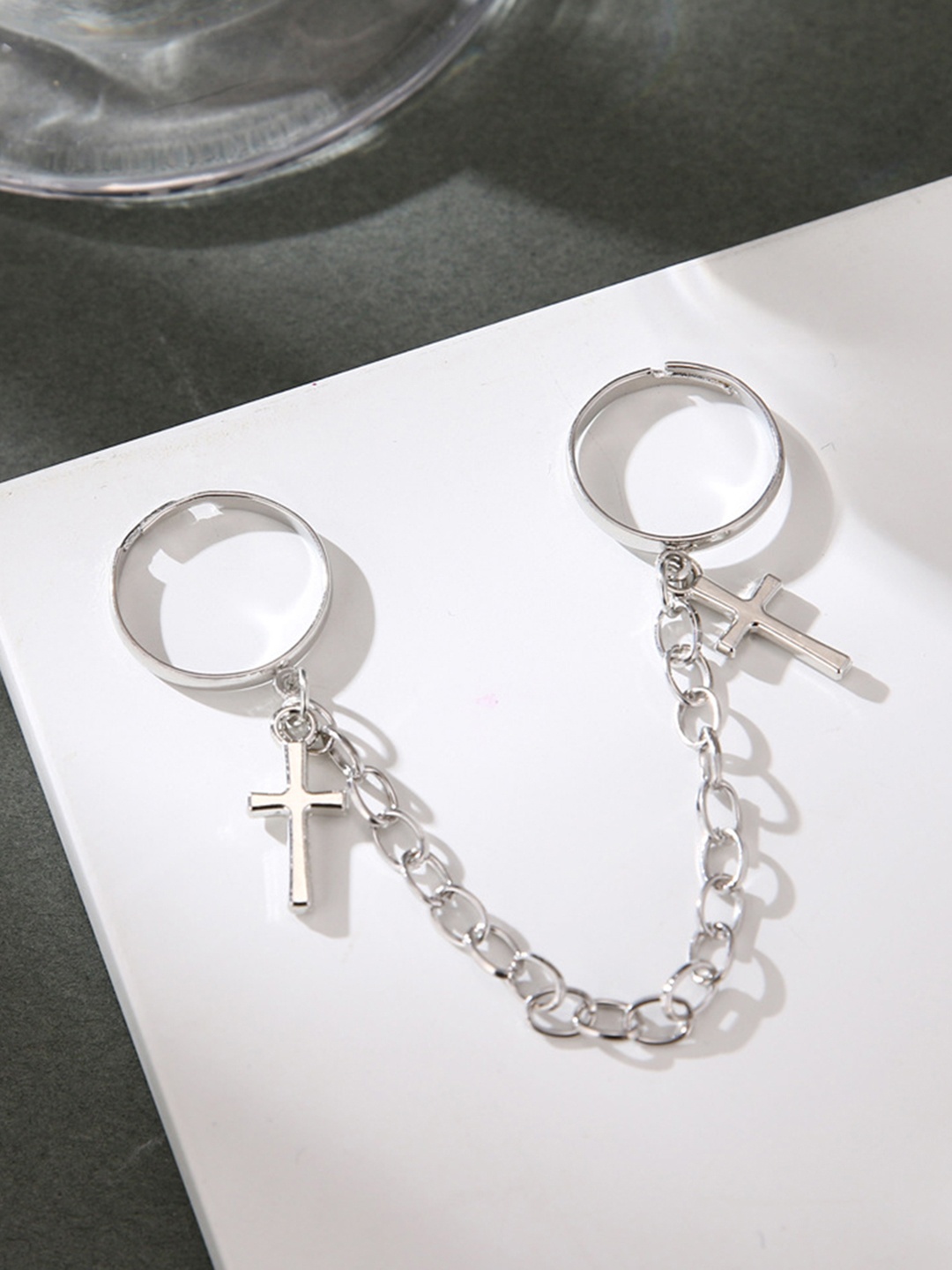 

URBANIC Women Set of 2 Chain Linked Rings, Silver