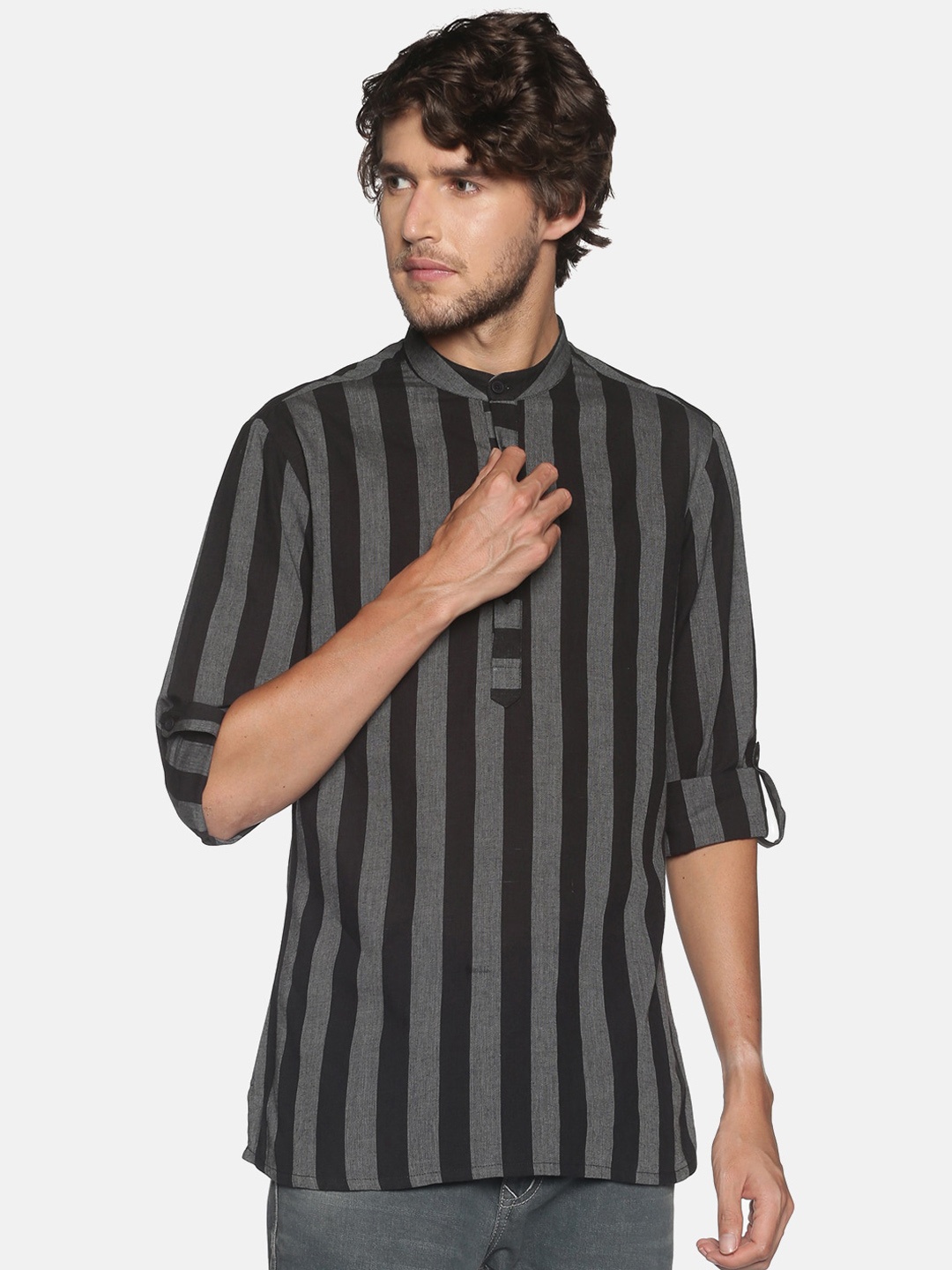 

Saffron Threads Men Black Striped Pure Cotton Kurta