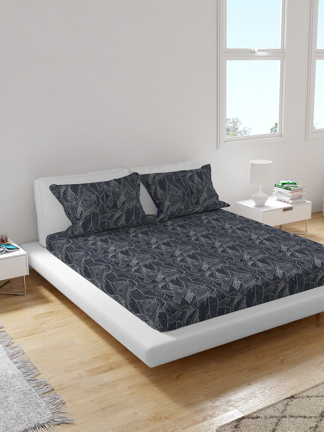 

Himeya Navy Blue & White 200 TC King Bedsheet with 2 Pillow Covers