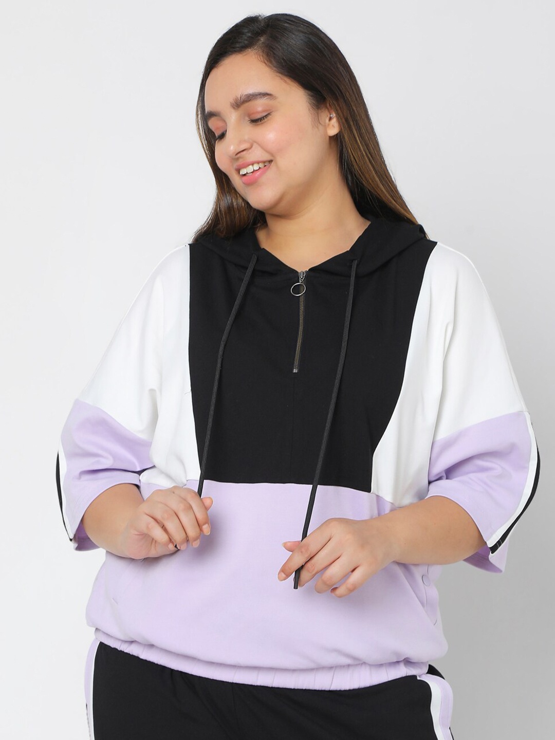 

VERO MODA CURVE Women Purple & White Colourblocked Hooded Sweatshirt