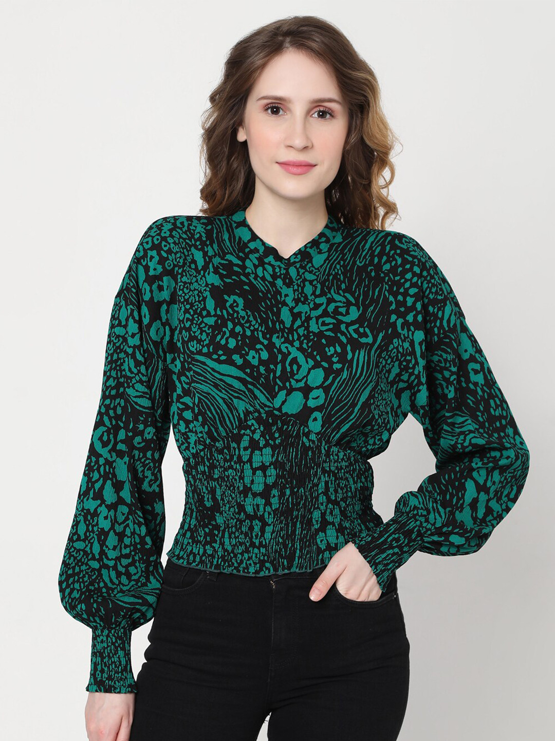 

Vero Moda Green & Black Abstract Printed Top With Smocking