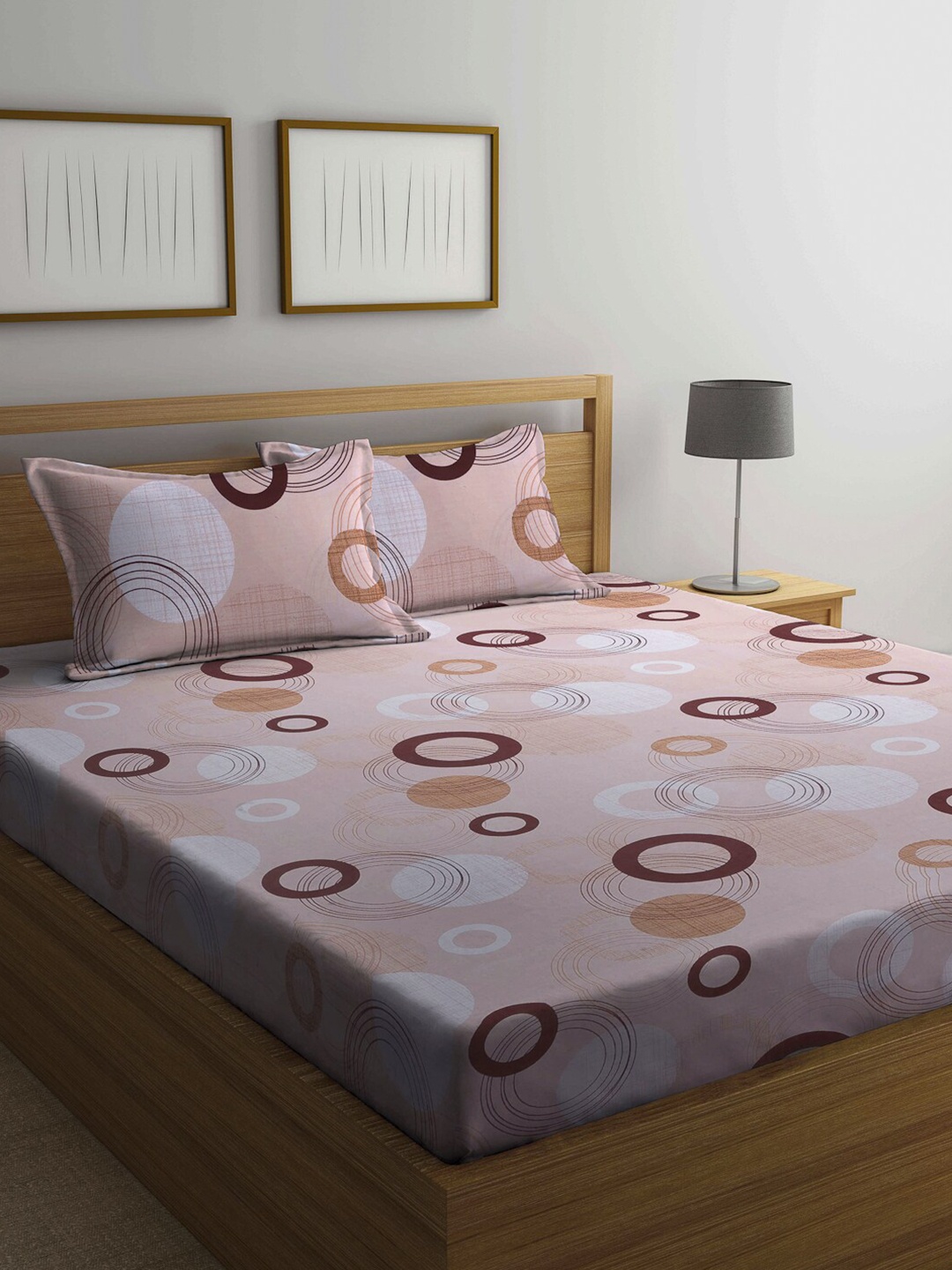 

KLOTTHE Peach-Coloured & Brown Geometric 210 TC King Bedsheet with 2 Pillow Covers