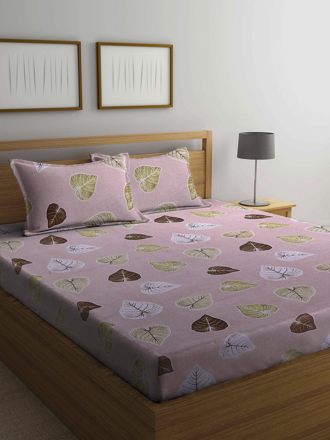 

KLOTTHE Peach & Brown Floral 210 TC King Bedsheet with 2 Pillow Covers