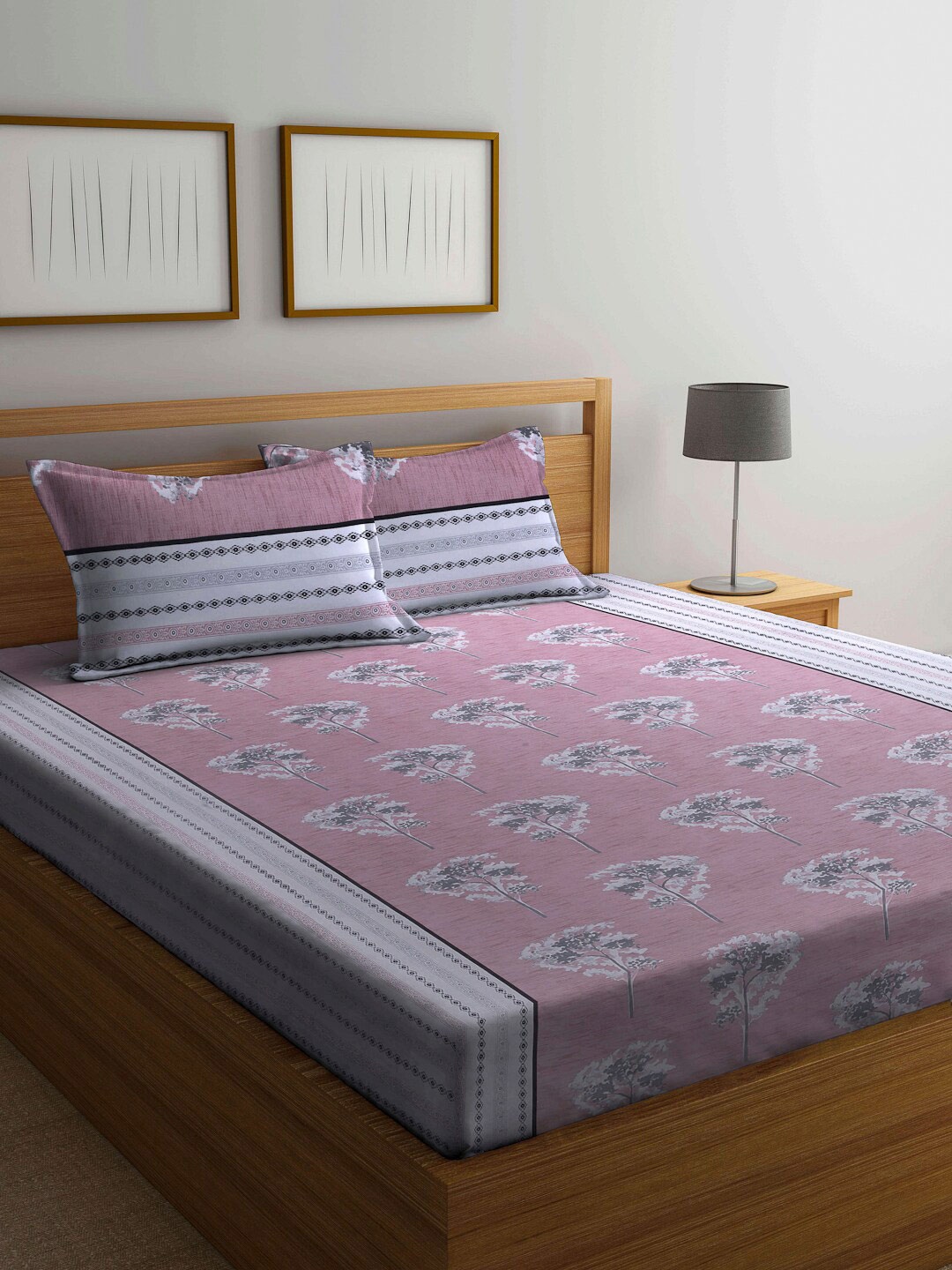 

KLOTTHE Peach-Coloured Floral 210 TC Cotton 1 King Bedsheet with 2 Pillow Covers