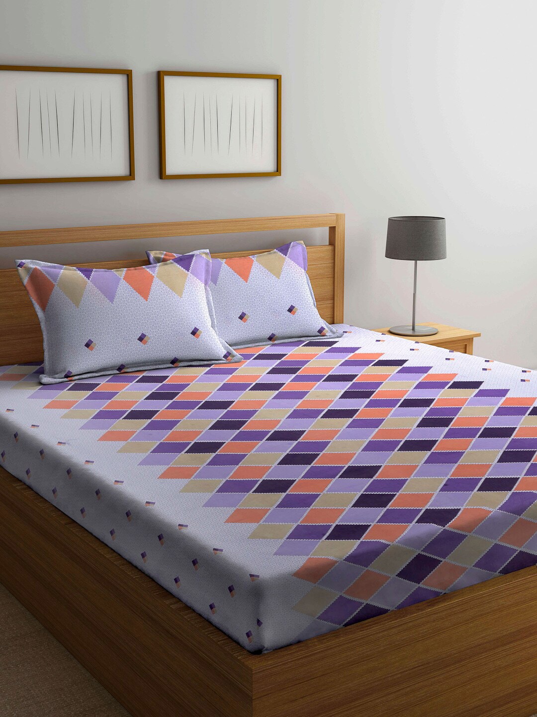 

KLOTTHE Purple & Orange Geometric 210 TC King Bedsheet with 2 Pillow Covers