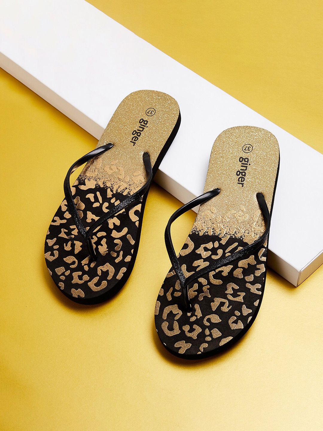 

Ginger by Lifestyle Women Black & Beige Printed Thong Flip-Flops