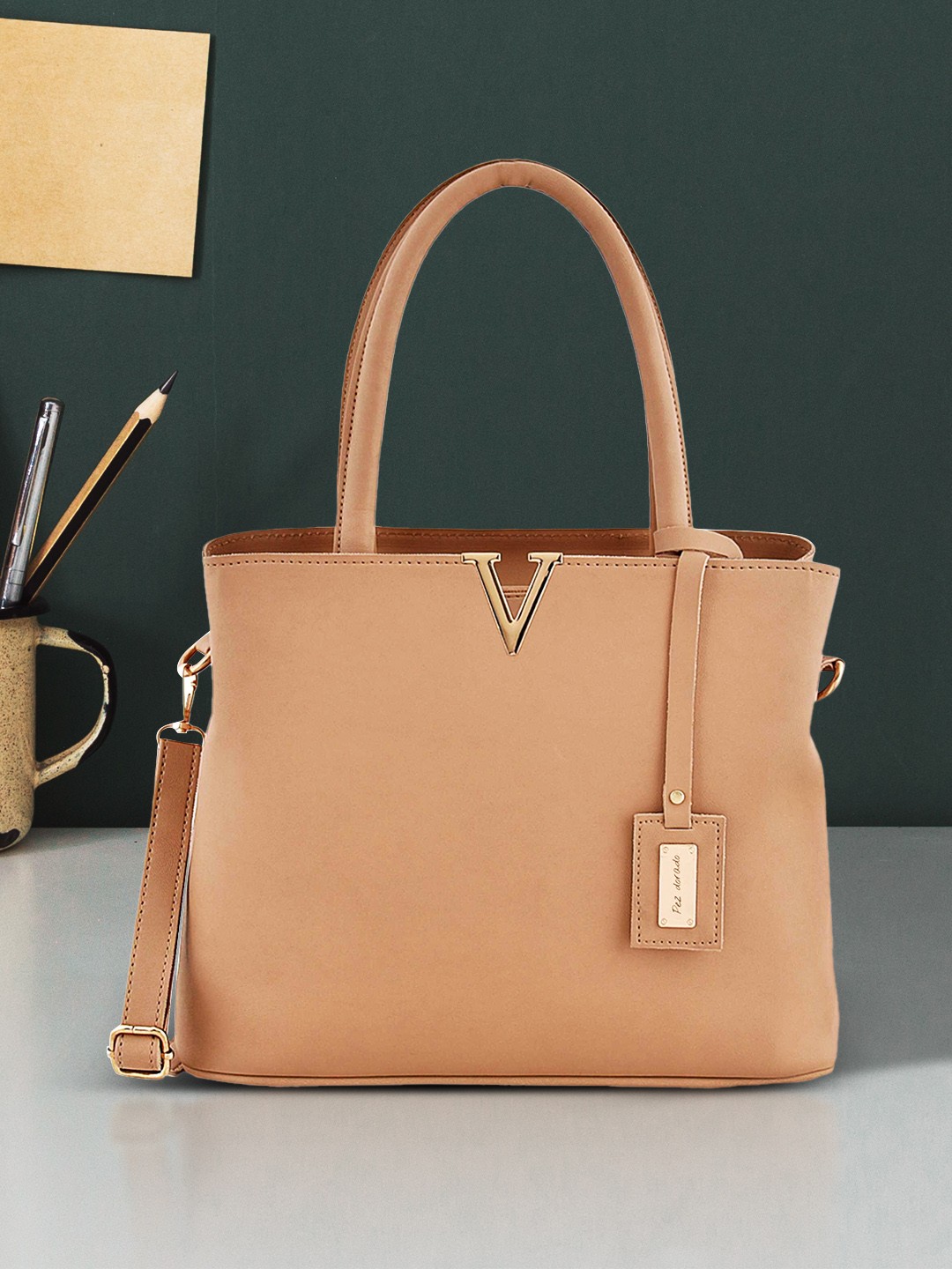 

Pez dorado Women Beige Structured Handheld Bag