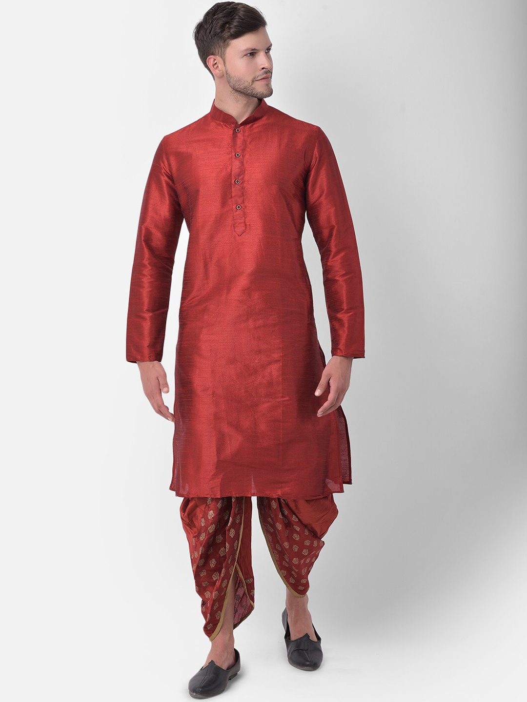 

DEYANN Men Red Ethnic Motifs Regular Dupion Silk Kurta with Dhoti Pants