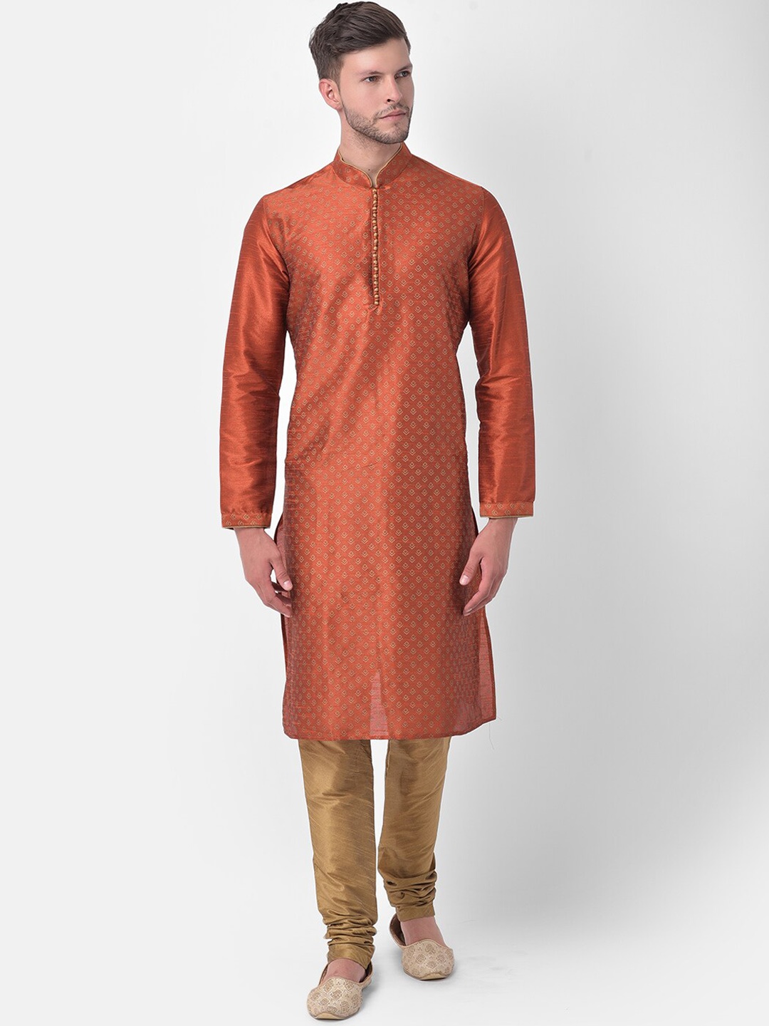 

DEYANN Men Rust & Gold-Coloured Ethnic Motifs Screen Print Dupion Silk Kurta with Churidar