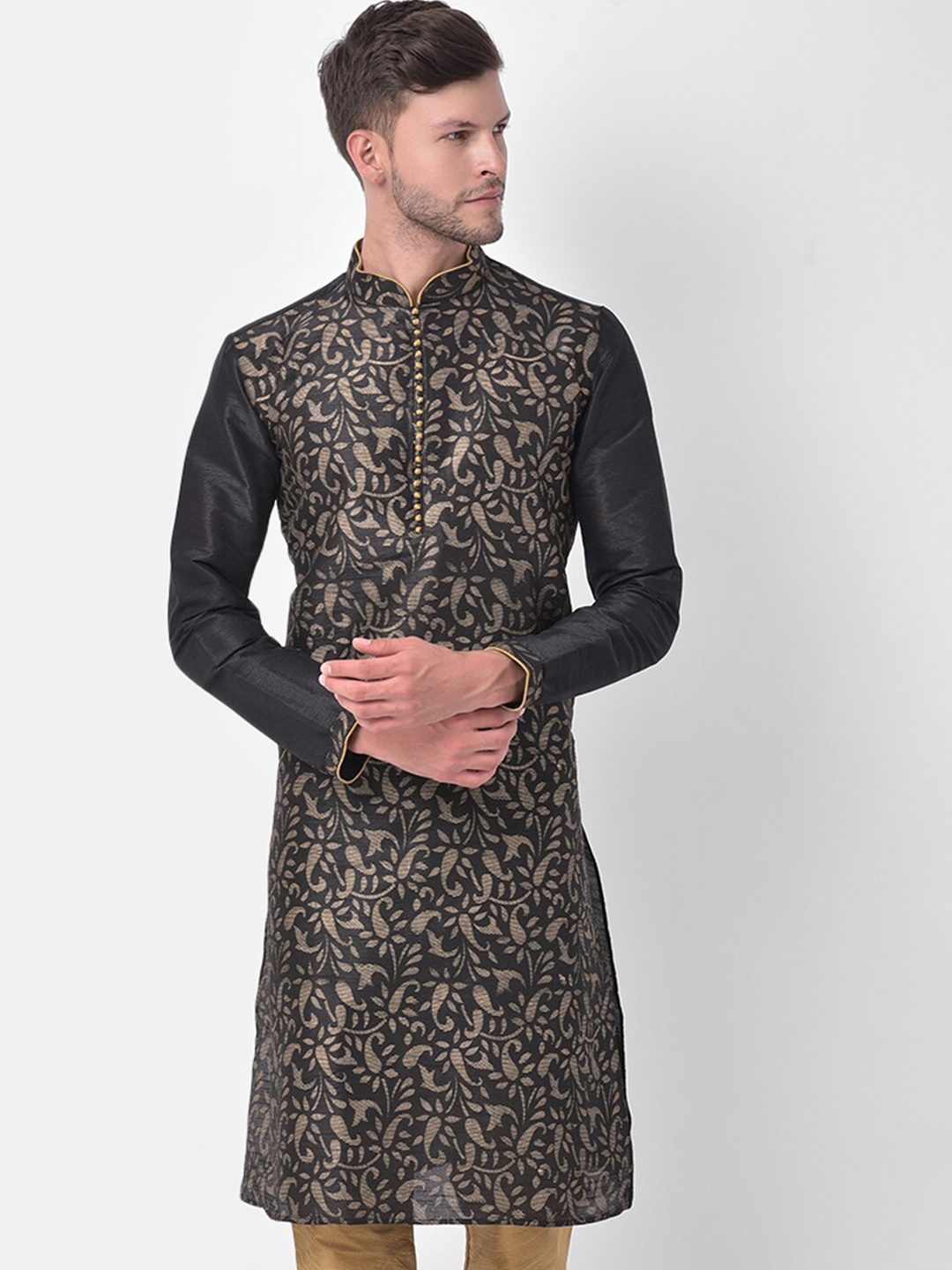 

DEYANN Men Black & Gold-Toned Regular Dupion Silk Kurta with Pyjamas