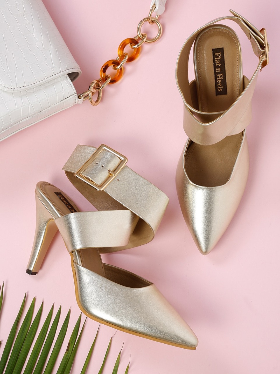 

Flat n Heels Gold-Toned Solid Pumps