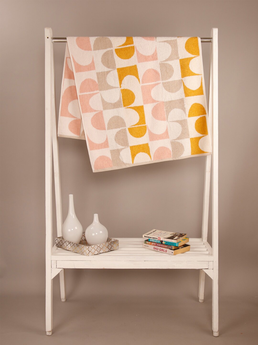 

Ariana Yellow & Beige Printed 600 GSM Cotton Bath Towel