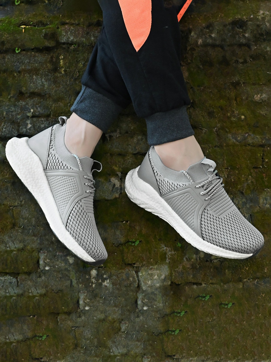 

OFF LIMITS Men Grey Mesh Fast Running Shoes