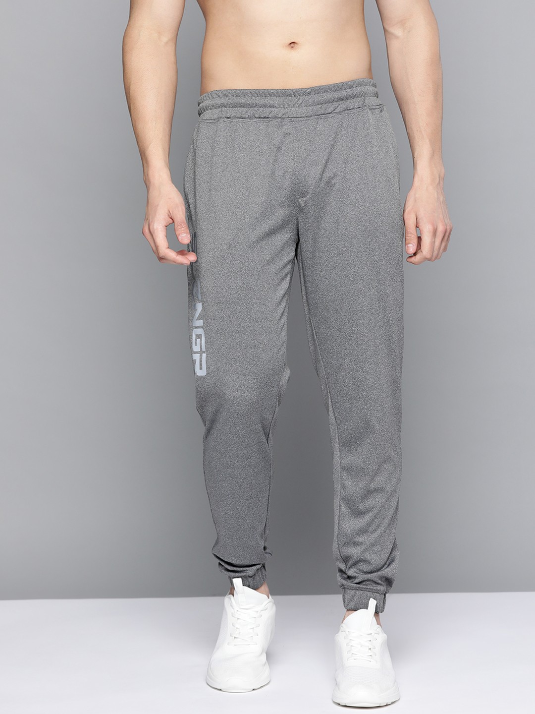 

Slazenger Men Grey Solid Regular Fit Rapid-Dry Joggers
