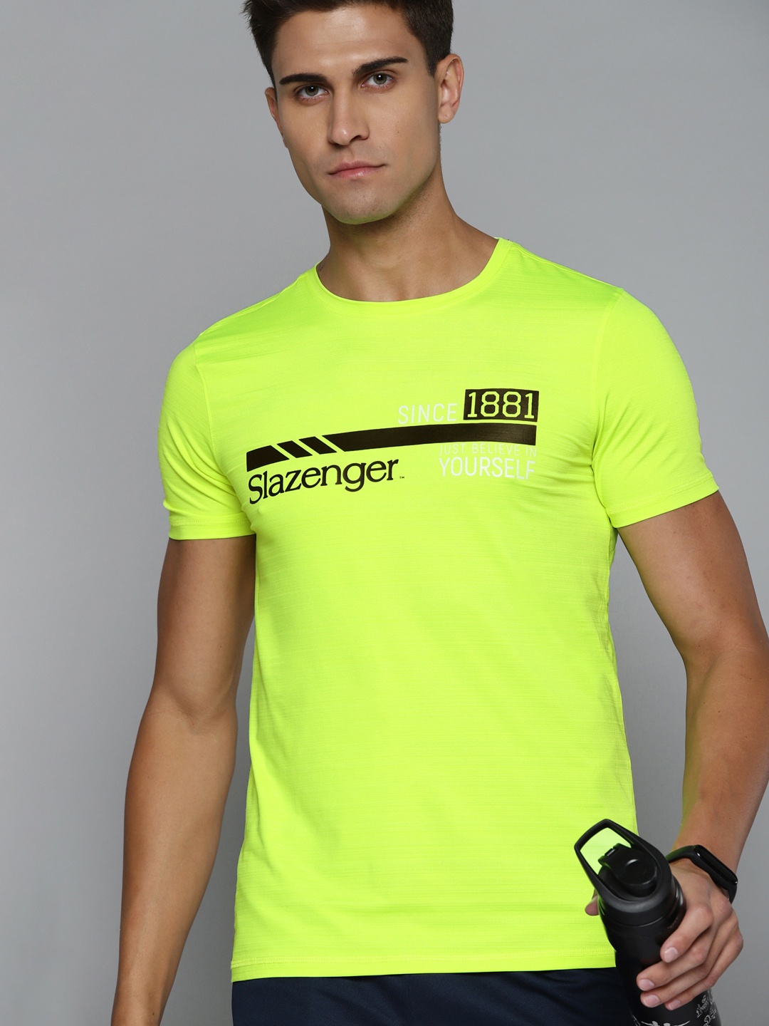 

Slazenger Men Fluorescent Green & Black Brand Logo Printed T-shirt