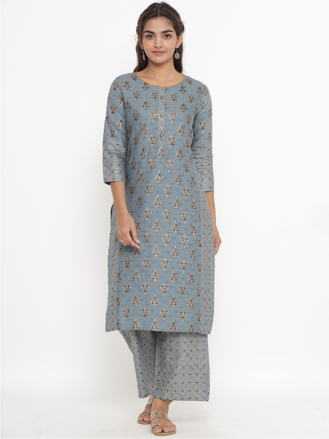 

Fabriko Women Grey & Gol-dColoured Ethnic Motifs Printed Regular Kurta with Palazzos
