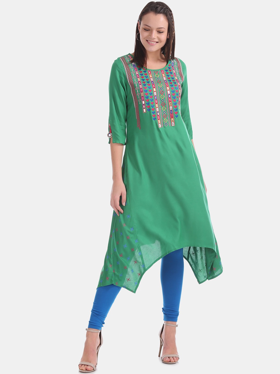 

Anahi Women Green Yoke Design Thread Work Kurta