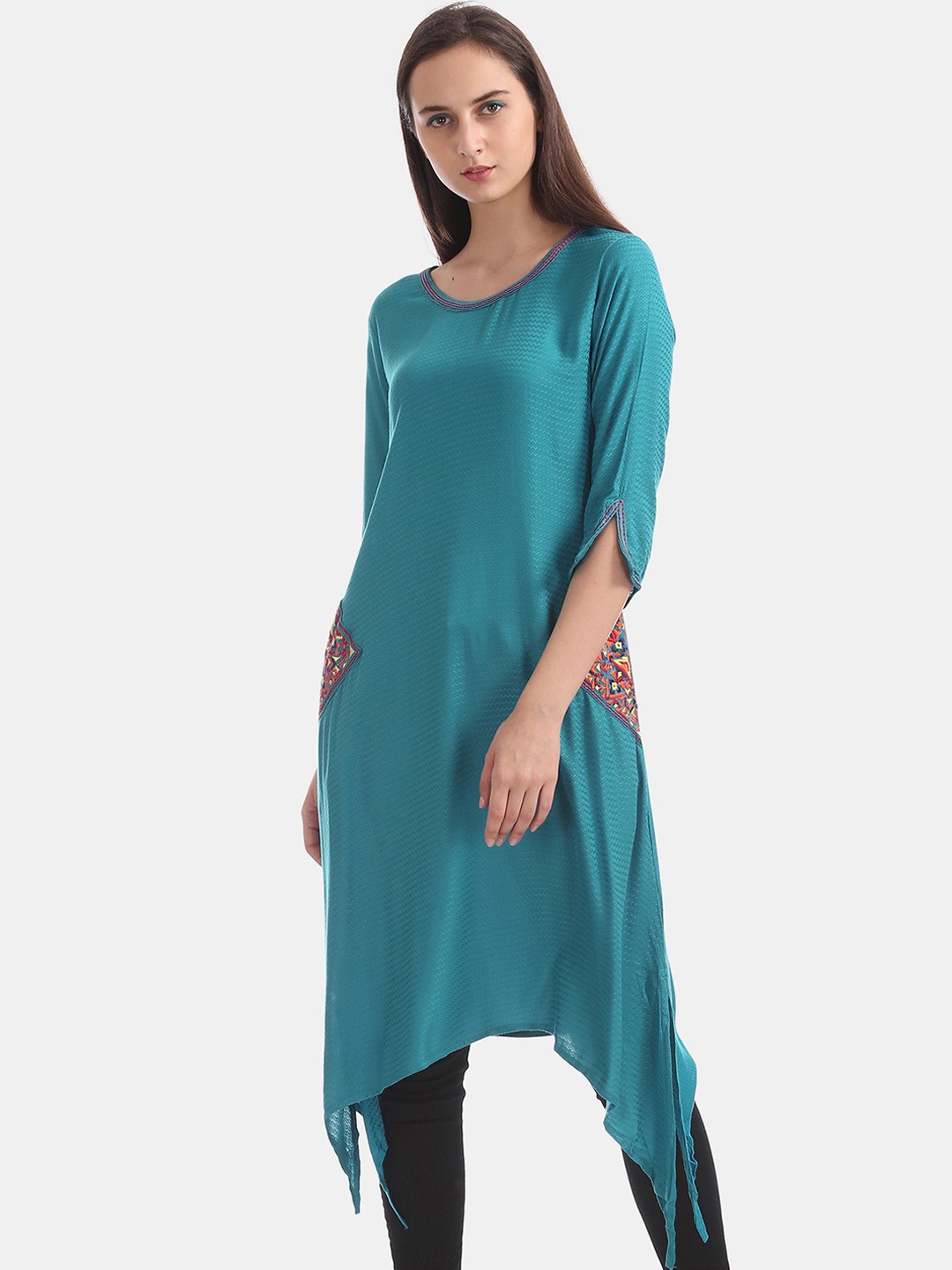 

Anahi Women Turquoise Blue & Red Chevron Printed A-line Kurta