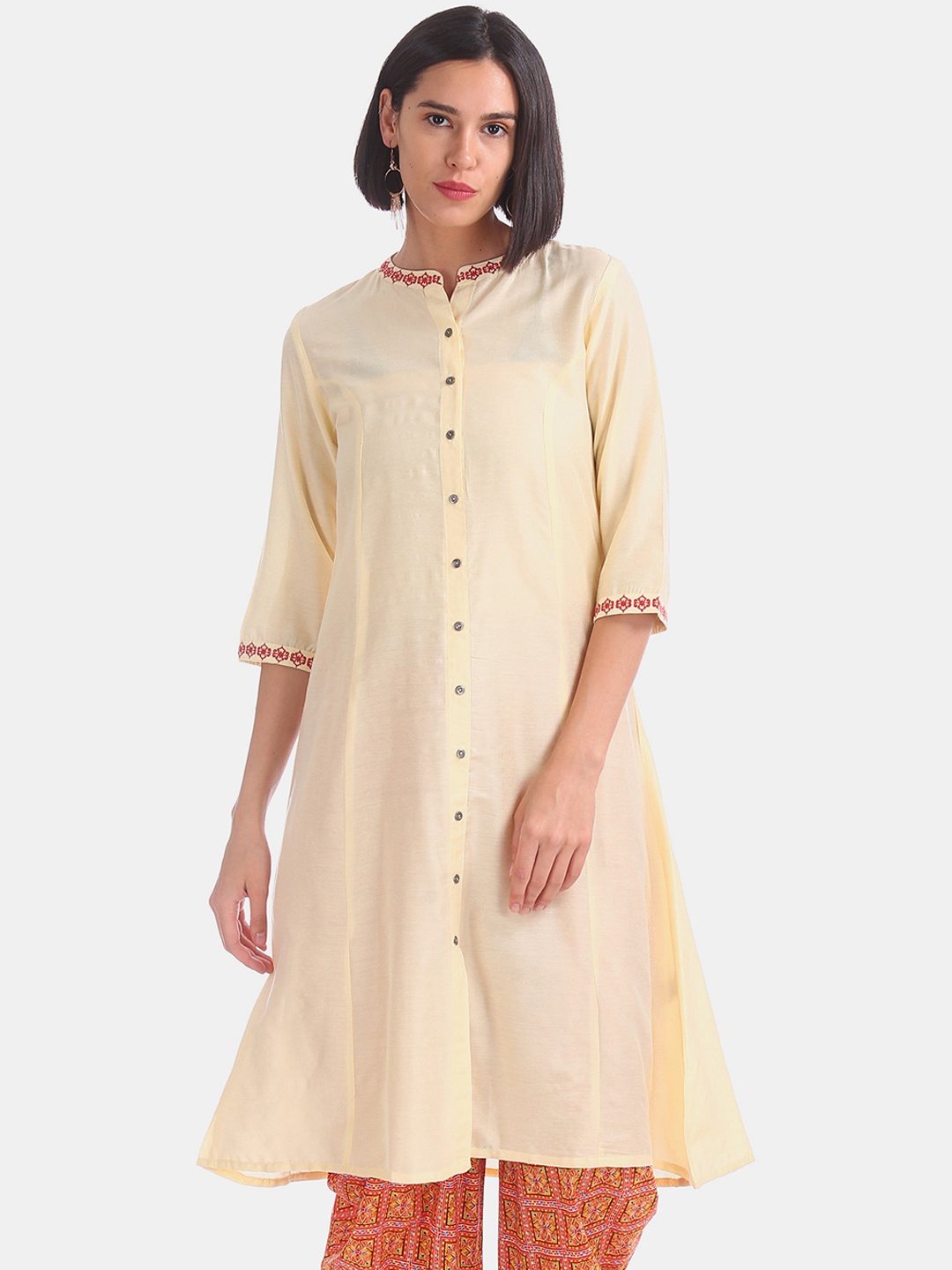 

Anahi Women Cream-Coloured & Maroon Solid A-line Kurta