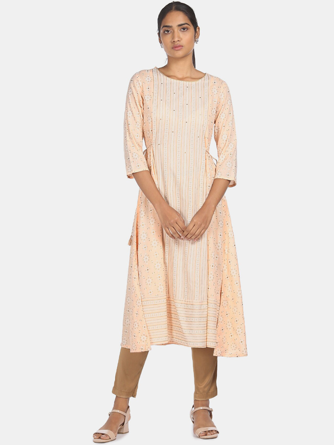 

Anahi Women Peach & Brown Geometric Printed Anarkali Kurta