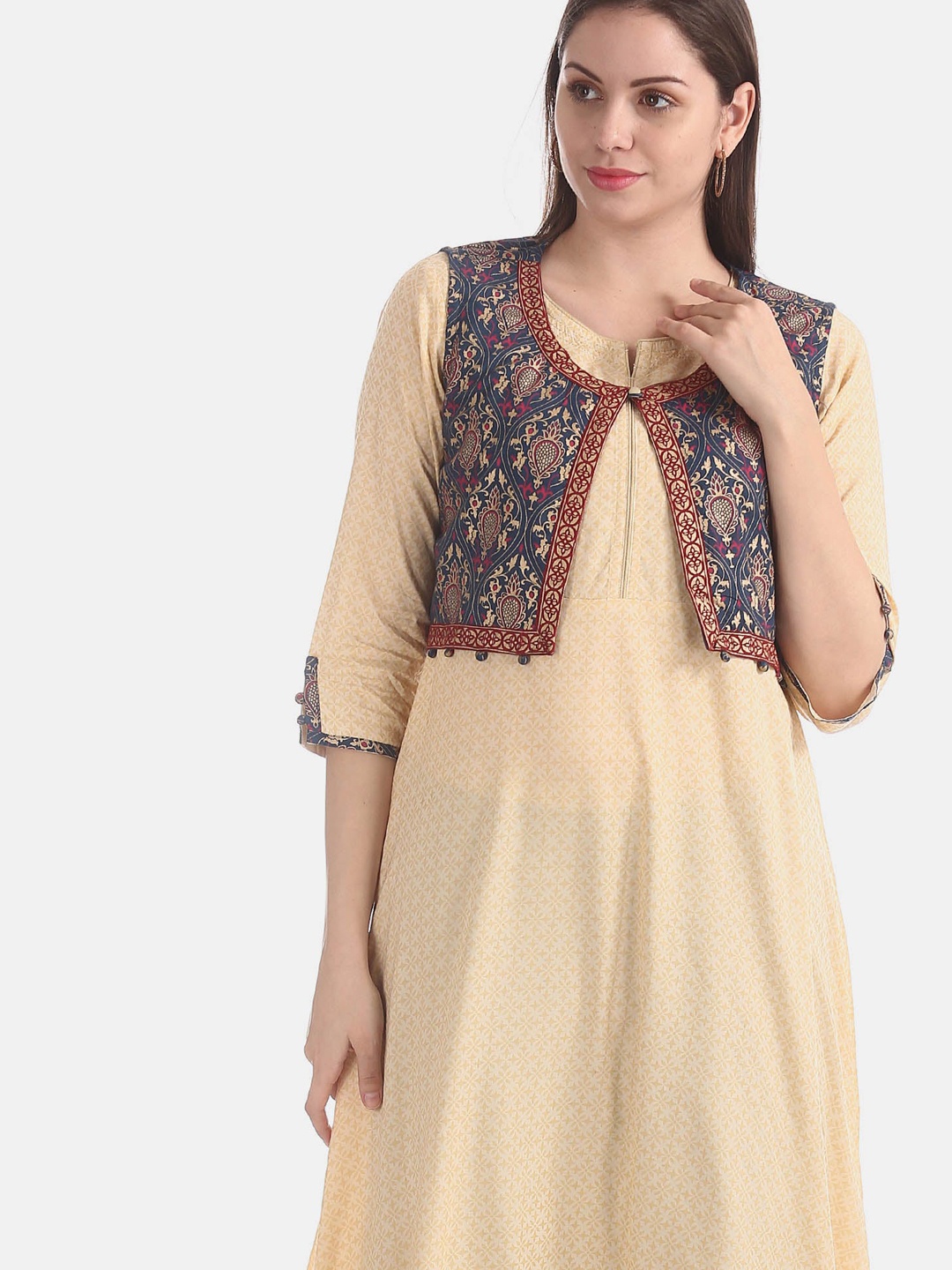 

Anahi Women Beige Printed Kurta With Shrug