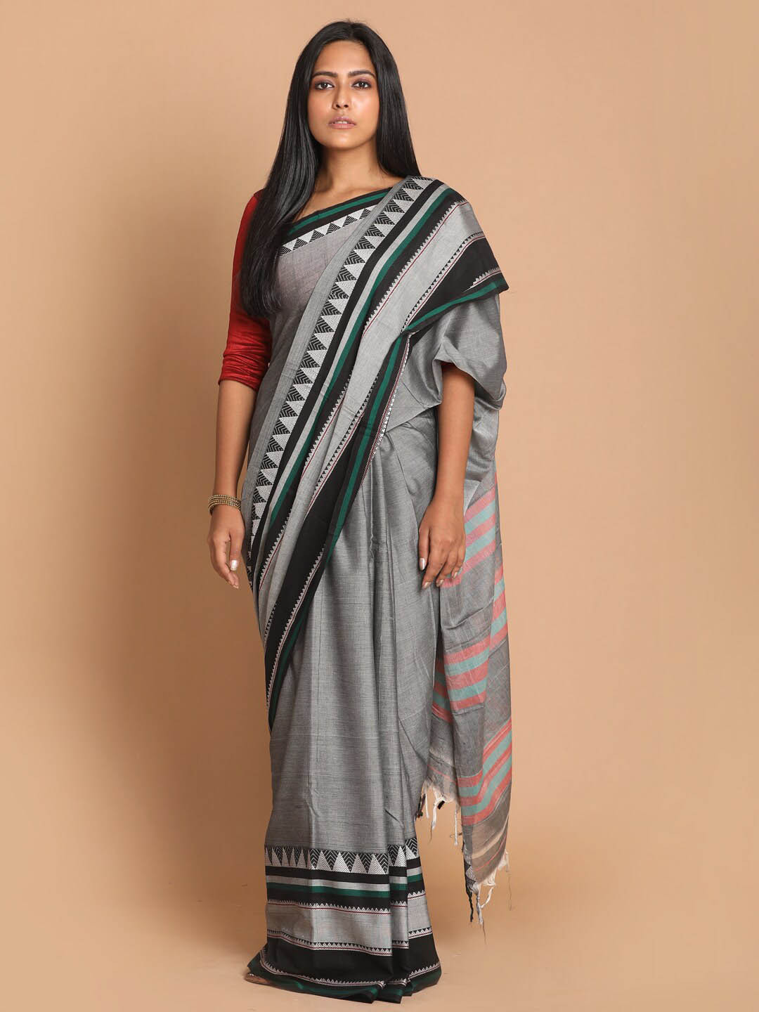 

Saranee Grey & Black Zari Pure Cotton Saree