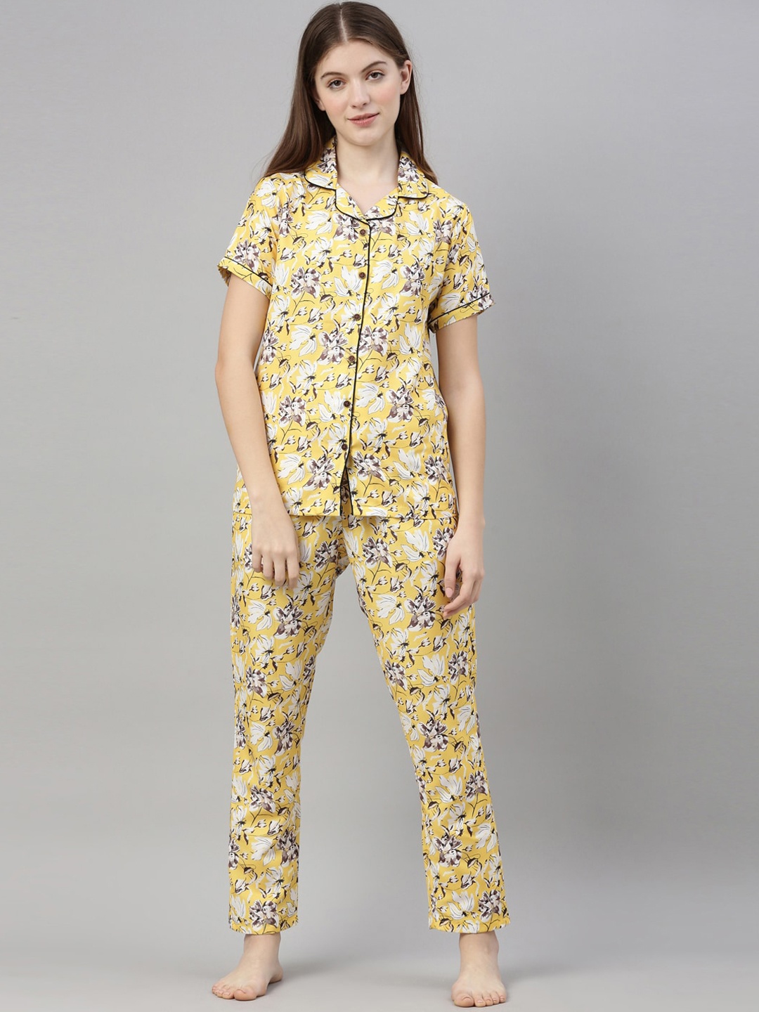 

Bushirt Women Yellow & White Printed Night suit