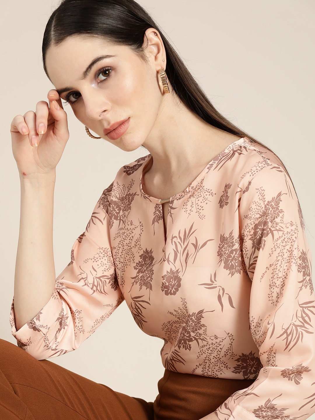 

her by invictus Peach-Coloured & Brown Floral Print Keyhole Neck Top
