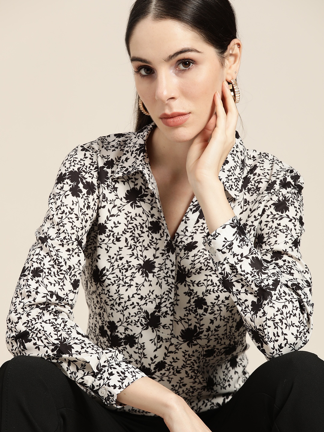 

her by invictus Black & White Floral Print Shirt Style Top